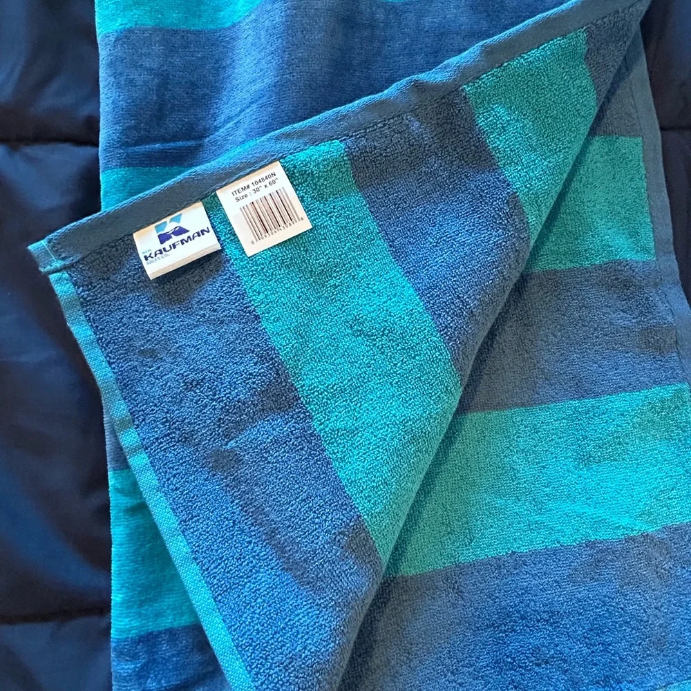 KAUFMAN • Multi Colored Beach Towels • Large • - Picture 10 of 12